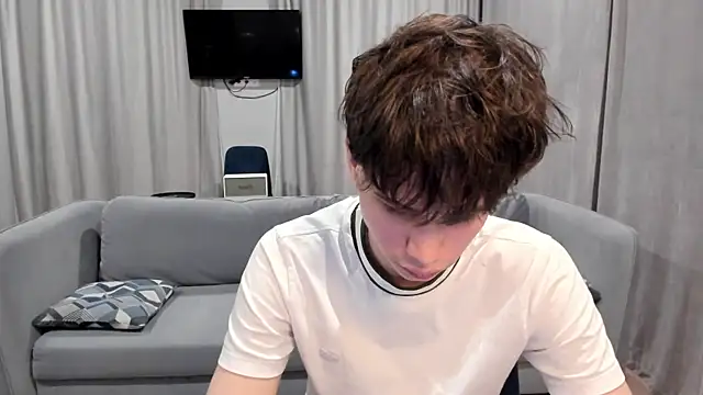 Snapshot of Im_Shine_Guy chatting on 12.07.24 Im Shine Guy online show from 12.07.24