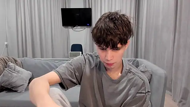 Snapshot of Im_Shine_Guy chatting on 12.17.24 Im Shine Guy online show from 12.17.24