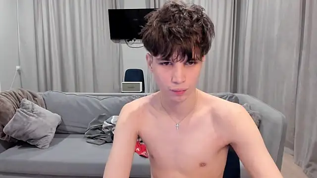 Snapshot of Im_Shine_Guy chatting on 12.17.24 Im Shine Guy online show from 12.17.24