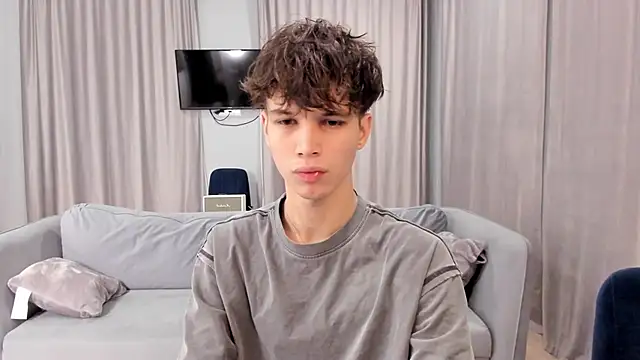 Snapshot of Im_Shine_Guy chatting on 12.19.24 Im Shine Guy online show from 12.19.24