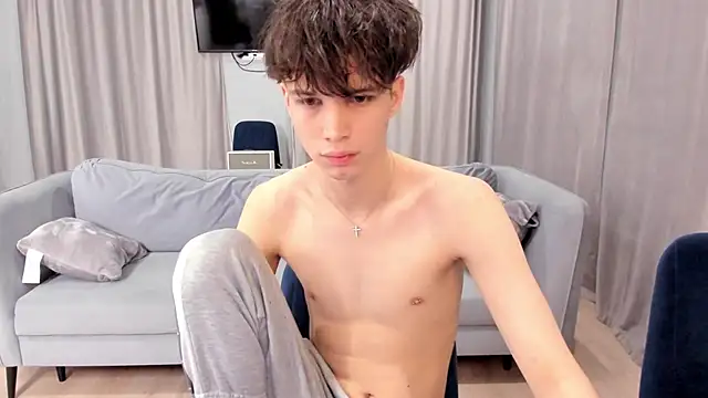 Snapshot of Im_Shine_Guy chatting on 12.19.24 Im Shine Guy online show from 12.19.24