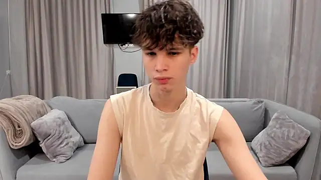 Snapshot of Im_Shine_Guy chatting on 12.22.24 Im Shine Guy online show from 12.22.24