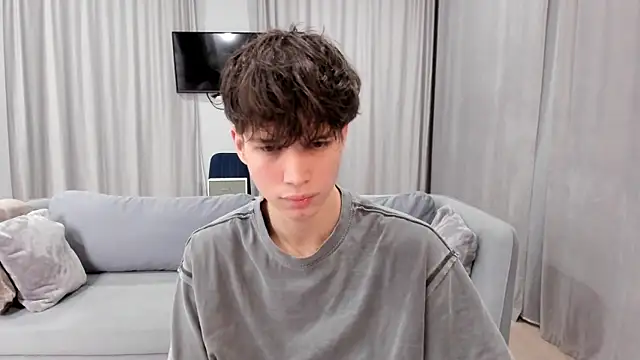 Snapshot of Im_Shine_Guy chatting on 12.25.24 Im Shine Guy online show from 12.25.24