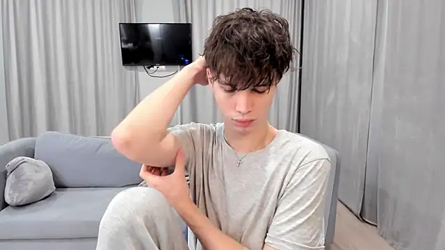 Snapshot of Im_Shine_Guy chatting on 12.27.24 Im Shine Guy online show from 12.27.24