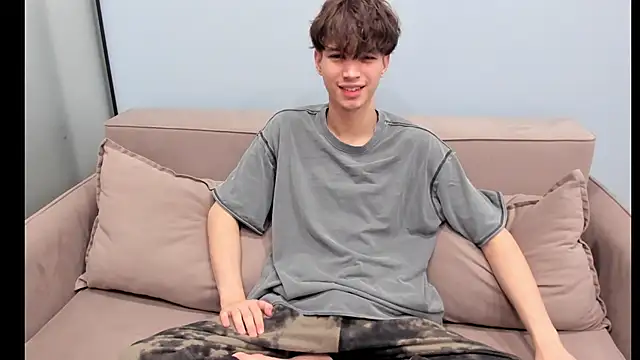 Snapshot of Im_Shine_Guy chatting on 10.21.25 Im Shine Guy online show from 10.21.25