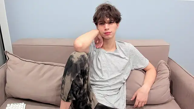 Snapshot of Im_Shine_Guy chatting on 11.13.25 Im Shine Guy online show from 11.13.25