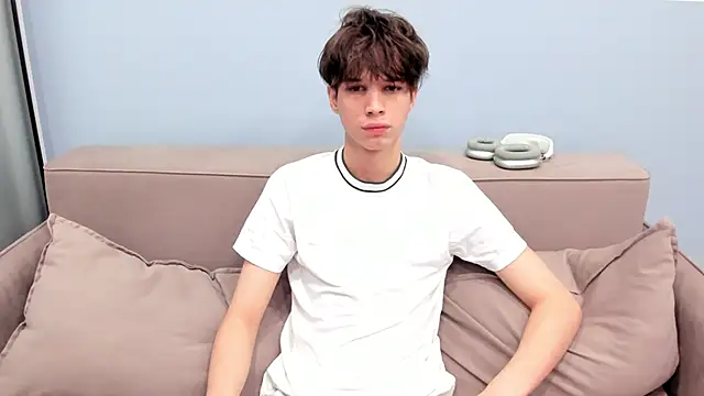 Snapshot of Im_Shine_Guy chatting on 11.18.25 Im Shine Guy online show from 11.18.25