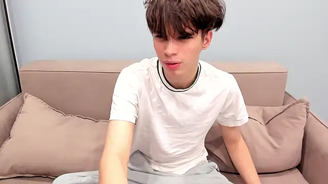 Snapshot of Im_Shine_Guy chatting on 11.19.25 Im Shine Guy online show from 11.19.25