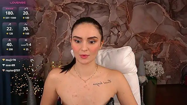 Snapshot of MilashaLovely chatting on 12.28.24 MilashaLovely online show from 12.28.24