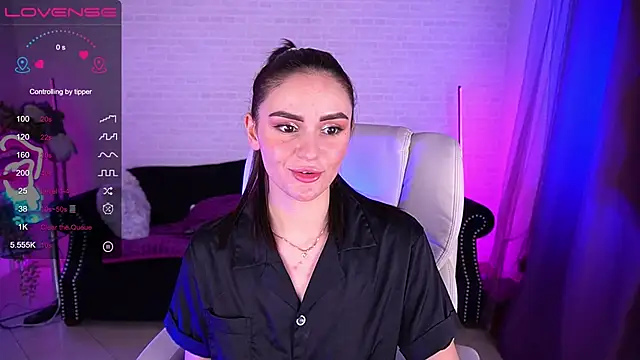 Snapshot of MilashaLovely chatting on 12.30.24 MilashaLovely online show from 12.30.24