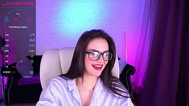 Snapshot of MilashaLovely chatting on 12.30.24 MilashaLovely online show from 12.30.24