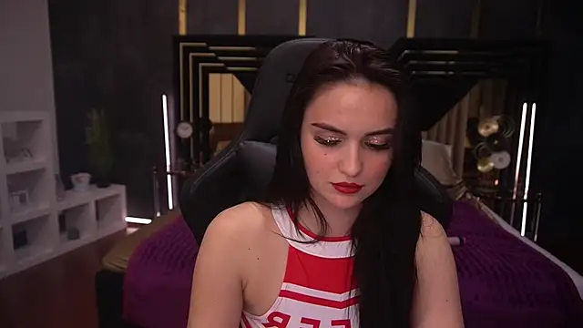 Snapshot of MilashaLovely chatting on 02.20.25 MilashaLovely online show from 02.20.25