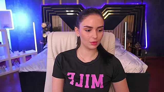 Snapshot of MilashaLovely chatting on 10.17.25 MilashaLovely online show from 10.17.25