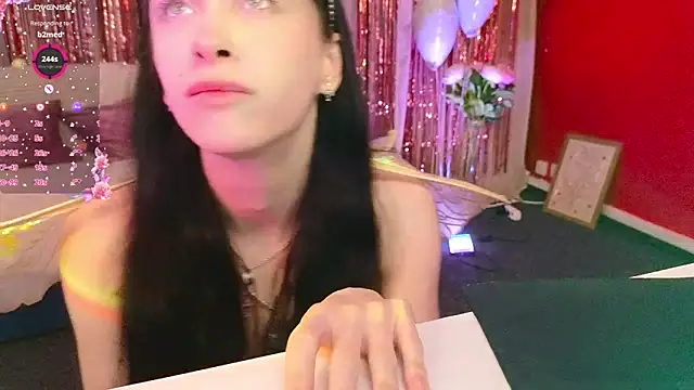 Snapshot of AlicePlayss chatting on 02.14.25 AlicePlayss online show from 02.14.25