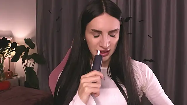 Kim Oberlin  online show from 10.31.25