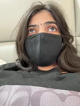 Lunaxx001 online show from 04.01.26