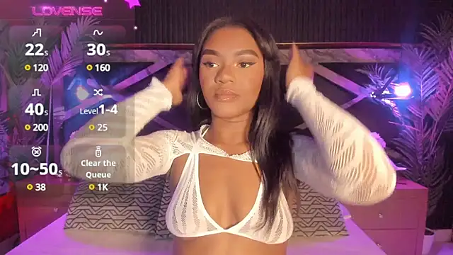 Snapshot of SophiaSmiiths_ chatting on 03.02.25 SophiaSmiiths online show from 03.02.25