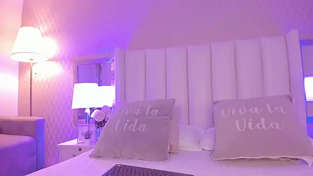 SophiaSmiiths  online show from 03.05.26