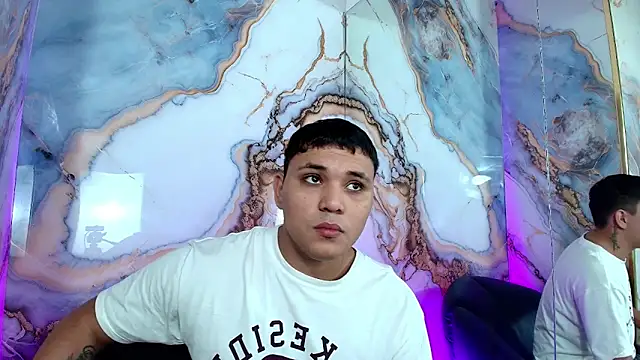 Snapshot of couple_lovelyds chatting on 02.05.26 couple lovelyds online show from 02.05.26