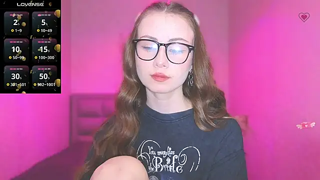 AminaLuxuryy online show from 02.10.25