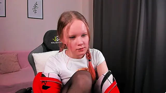 boostyboobs online show from 02.28.25