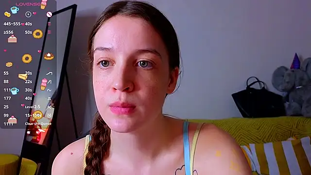 Snapshot of Sweet_Evva chatting on 04.04.26 Sweet Evva online show from 04.04.26