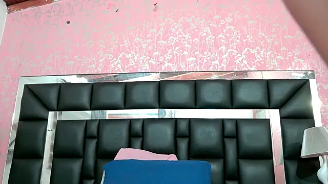 Sofia martiin online show from 10.18.25