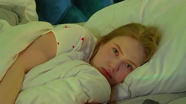 Snapshot of SelinSwarovski chatting on 03.10.26 SelinSwarovski online show from 03.10.26