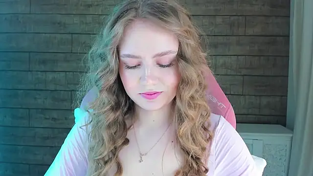 Snapshot of SelinSwarovski chatting on 03.13.26 SelinSwarovski online show from 03.13.26