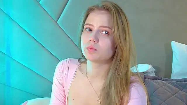 Snapshot of SelinSwarovski chatting on 03.16.26 SelinSwarovski online show from 03.16.26