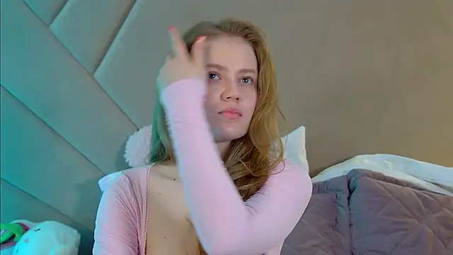 Snapshot of SelinSwarovski chatting on 03.30.26 SelinSwarovski online show from 03.30.26