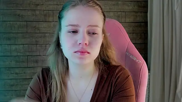 Snapshot of SelinSwarovski chatting on 04.10.26 SelinSwarovski online show from 04.10.26