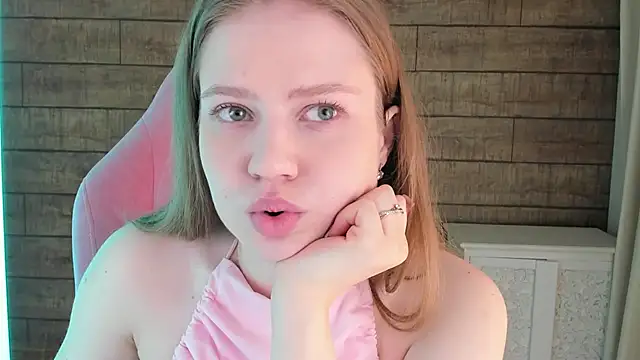 Snapshot of SelinSwarovski chatting on 04.16.26 SelinSwarovski online show from 04.16.26