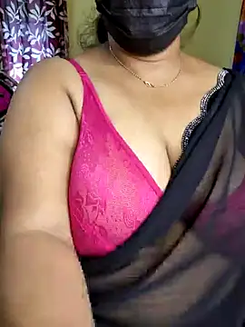 Snapshot of Cute_Bellaa chatting on 12.24.24 Cute Bellaa online show from 12.24.24