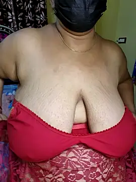 Snapshot of Cute_Bellaa chatting on 12.29.24 Cute Bellaa online show from 12.29.24