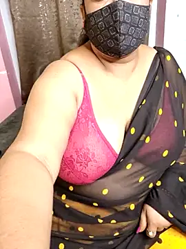 Snapshot of Cute_Bellaa chatting on 03.04.25 Cute Bellaa online show from 03.04.25