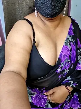 Snapshot of Cute_Bellaa chatting on 03.17.25 Cute Bellaa online show from 03.17.25
