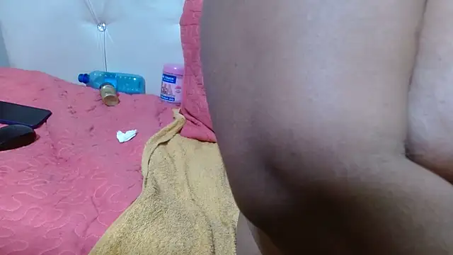 AuntyBigMadam87 online show from 05.13.26