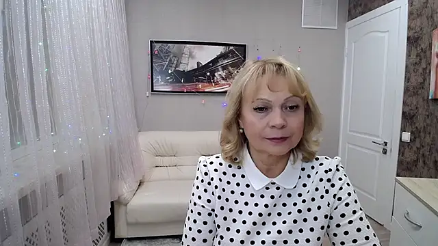 Snapshot of Milla_Cutie18 chatting on 12.02.24 Milla Cutie18 online show from 12.02.24