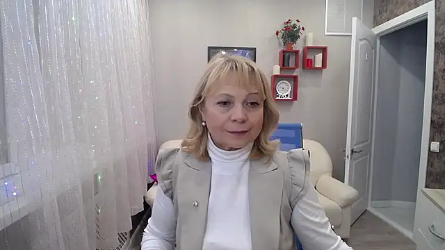 Snapshot of Milla_Cutie18 chatting on 12.19.24 Milla Cutie18 online show from 12.19.24