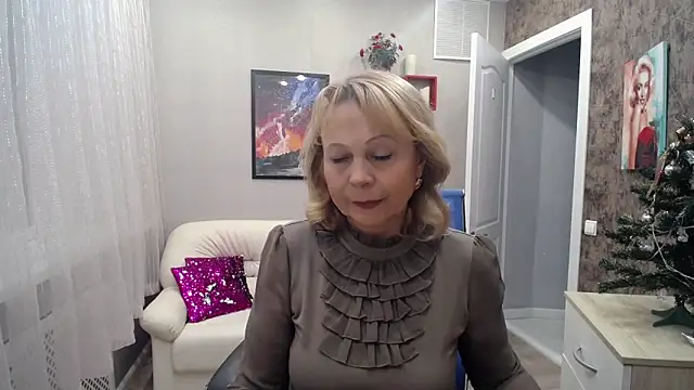 Snapshot of Milla_Cutie18 chatting on 12.25.24 Milla Cutie18 online show from 12.25.24