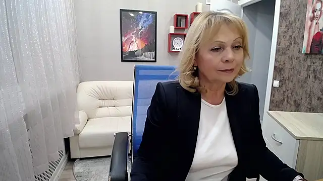 Snapshot of Milla_Cutie18 chatting on 02.20.25 Milla Cutie18 online show from 02.20.25