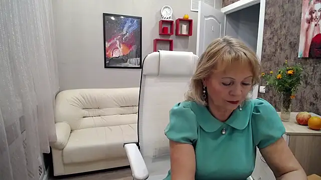 Milla Cutie18 online show from 09.22.25