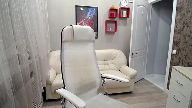 Milla Cutie18 online show from 12.05.25