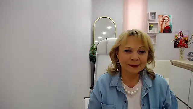 Snapshot of Milla_Cutie18 chatting on 04.10.26 Milla Cutie18 online show from 04.10.26