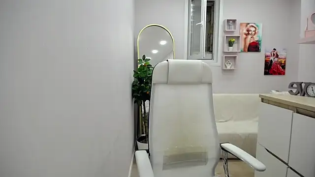 Snapshot of Milla_Cutie18 chatting on 05.26.26 Milla Cutie18 online show from 05.26.26