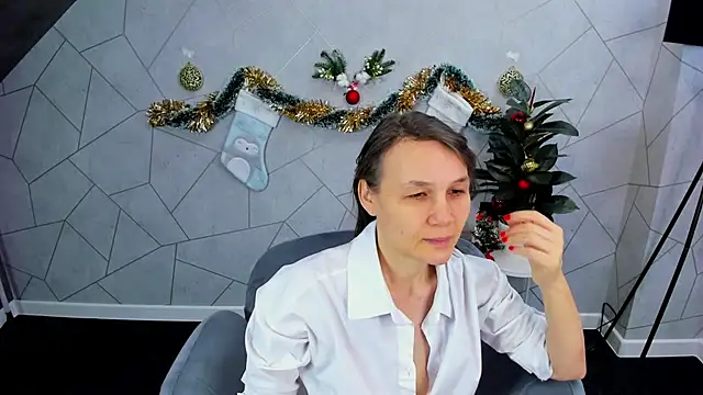 Lillian White online show from 12.27.24
