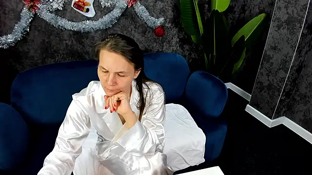 Lillian White online show from 12.29.24