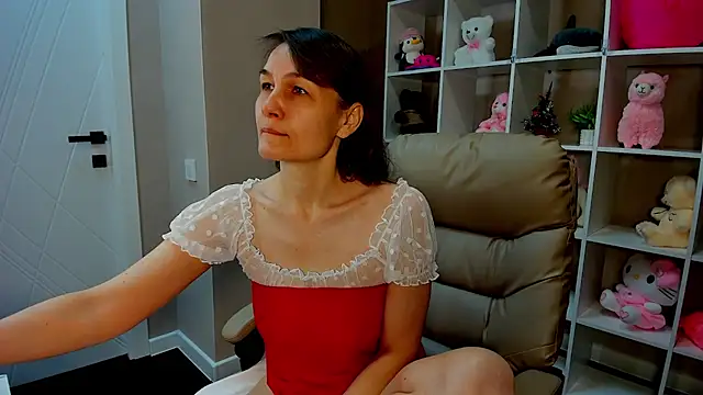 Lillian White online show from 01.12.25