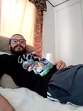 Snapshot of hairyserious chatting on 03.02.25 hairyserious online show from 03.02.25